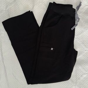 FIGS Kade Cargo Scrub Pant